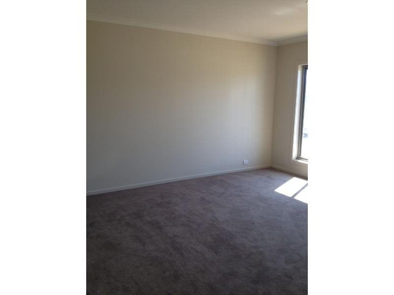 85 Greenfield Drive, Epsom VIC 3551