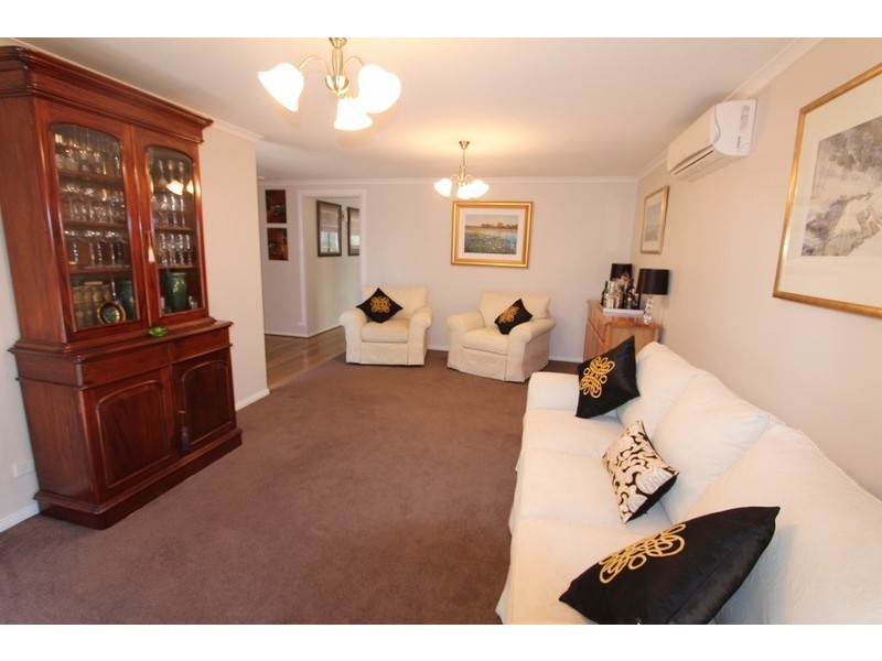 25 Pioneer Drive, Maiden Gully VIC 3551