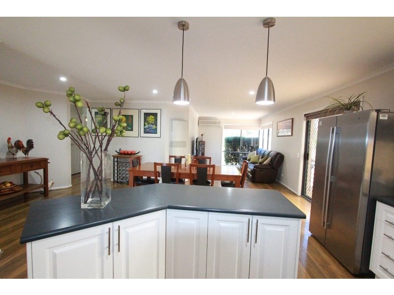 25 Pioneer Drive, Maiden Gully VIC 3551