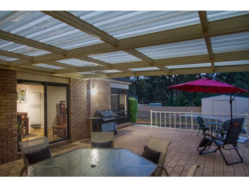 25 Pioneer Drive, Maiden Gully VIC 3551