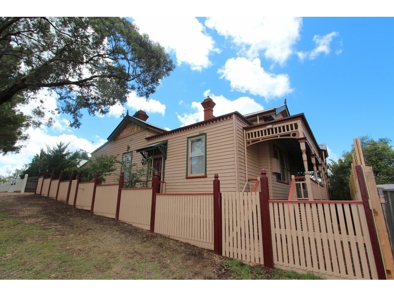 5a Harkness Street, Quarry Hill VIC 3550