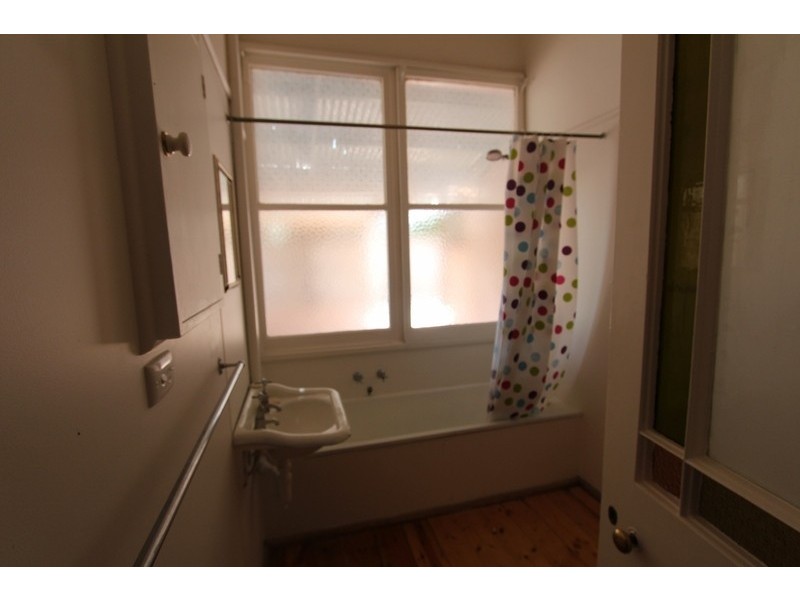5a Harkness Street, Quarry Hill VIC 3550