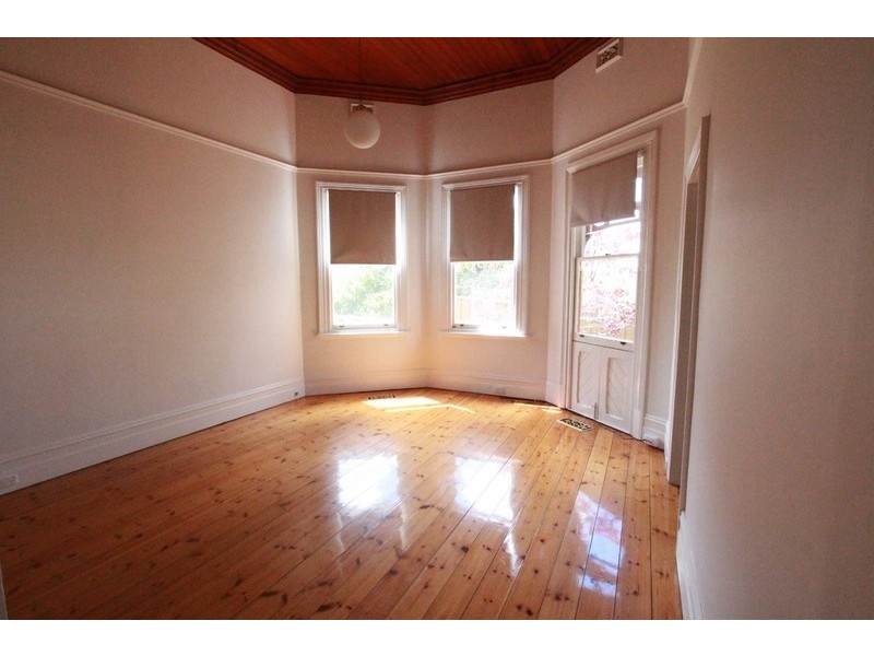5a Harkness Street, Quarry Hill VIC 3550