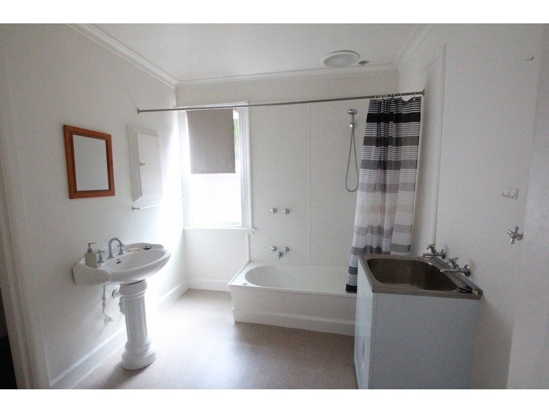 5a Harkness Street, Quarry Hill VIC 3550