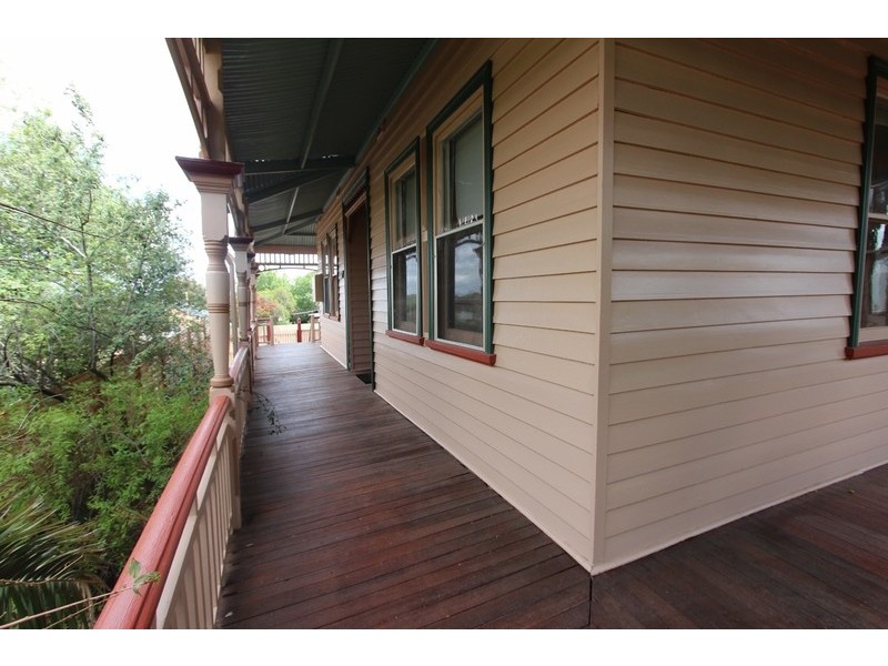5a Harkness Street, Quarry Hill VIC 3550