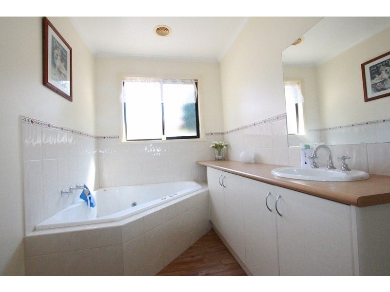 6 Glenshael Court, Strathfieldsaye VIC 3551