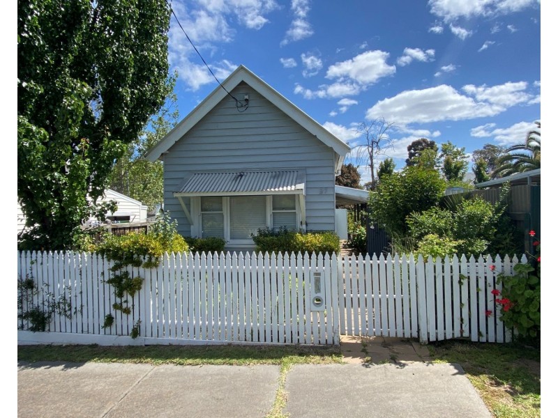27 Barry Street, Bendigo VIC 3550