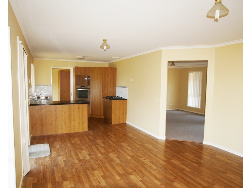 13 Chantelle Court, Kangaroo Flat VIC 3555