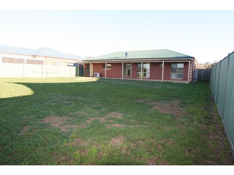 13 Chantelle Court, Kangaroo Flat VIC 3555