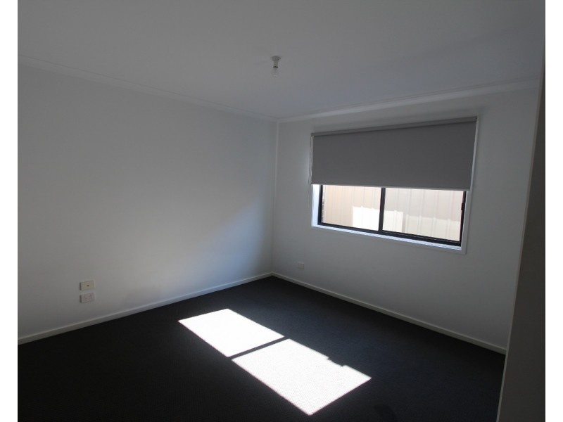 7B Bronze Drive, Kangaroo Flat VIC 3555