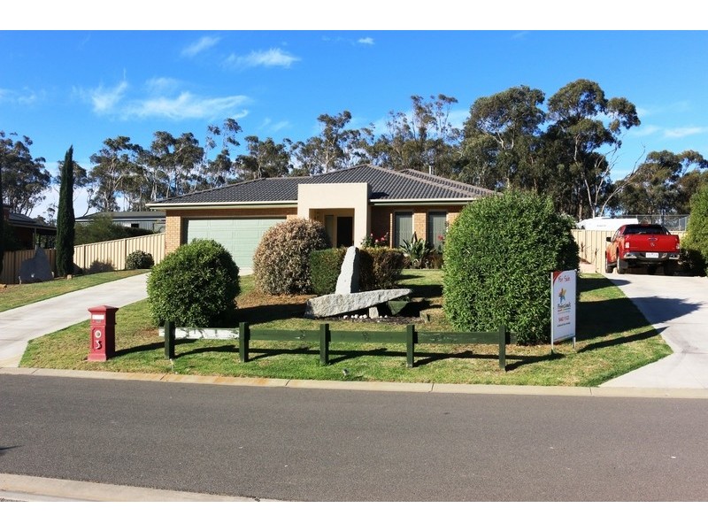 3 Bridle Court, Maiden Gully VIC 3551