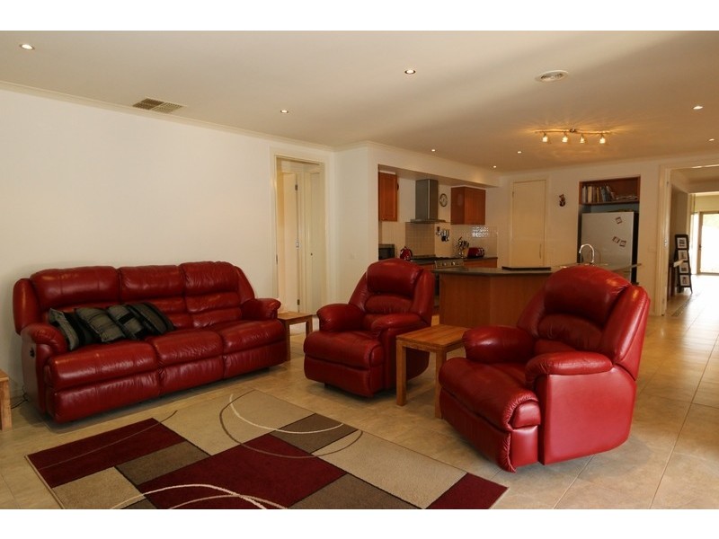 3 Bridle Court, Maiden Gully VIC 3551