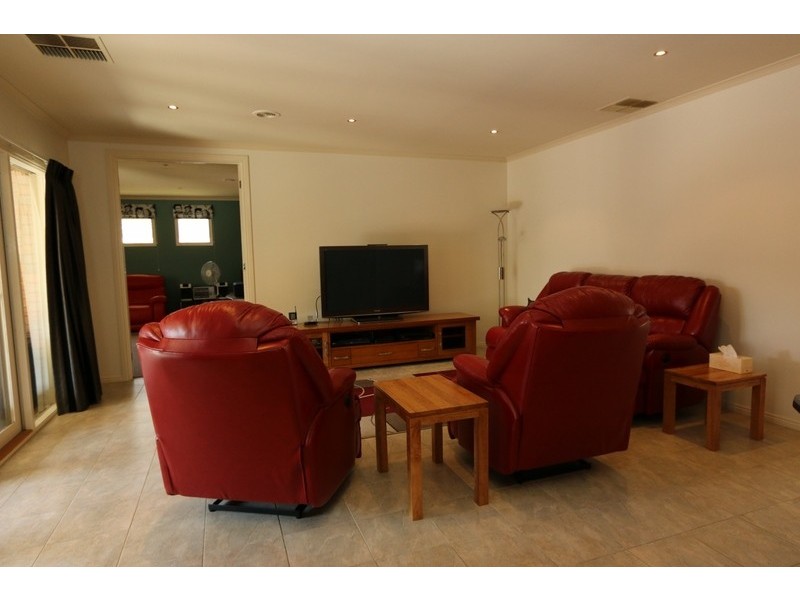 3 Bridle Court, Maiden Gully VIC 3551