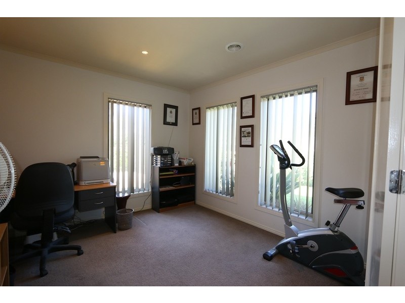 3 Bridle Court, Maiden Gully VIC 3551