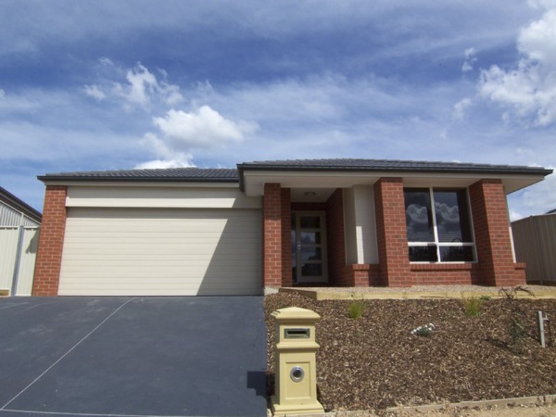 15 Tununga Circuit, Kangaroo Flat VIC 3555