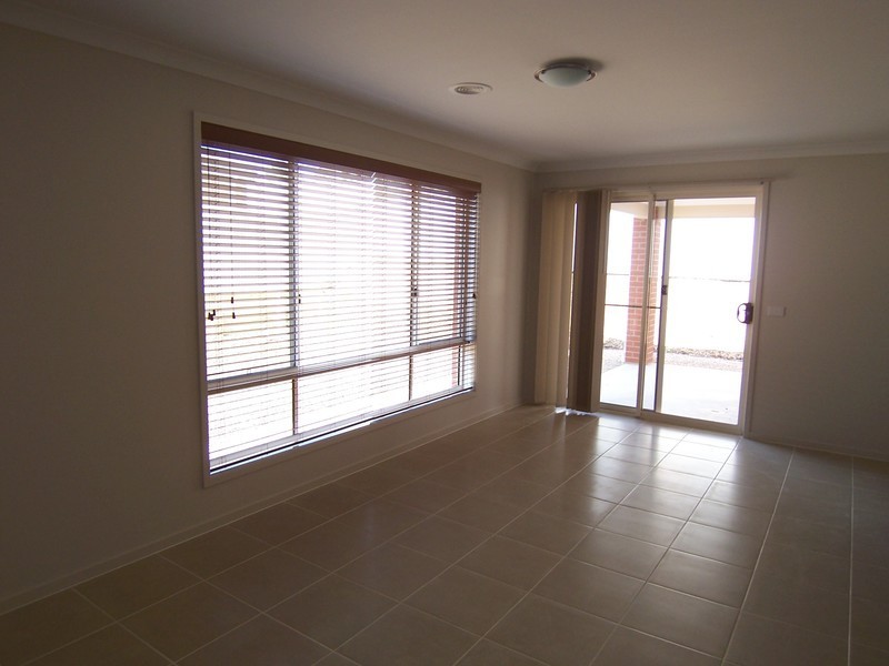 15 Tununga Circuit, Kangaroo Flat VIC 3555