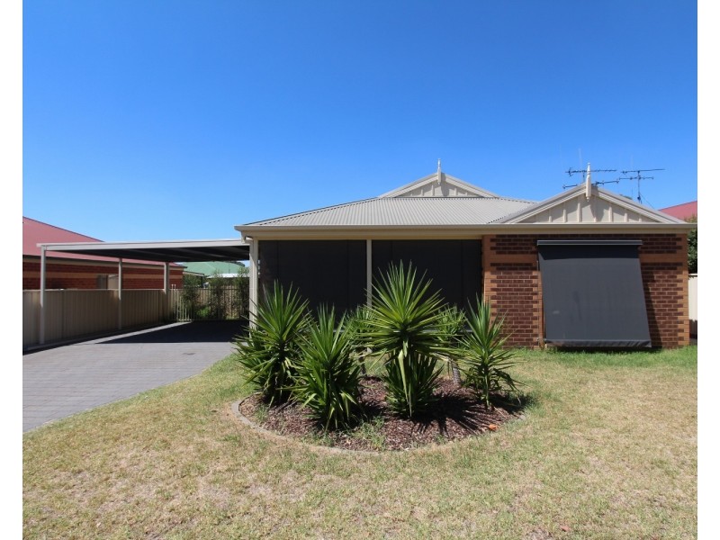 18 Truscott Street, Ironbark VIC 3550