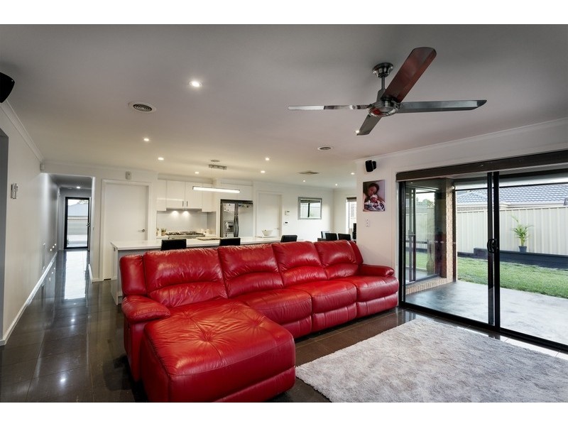 76 Bassett Drive, Strathfieldsaye VIC 3551