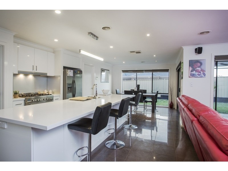 76 Bassett Drive, Strathfieldsaye VIC 3551