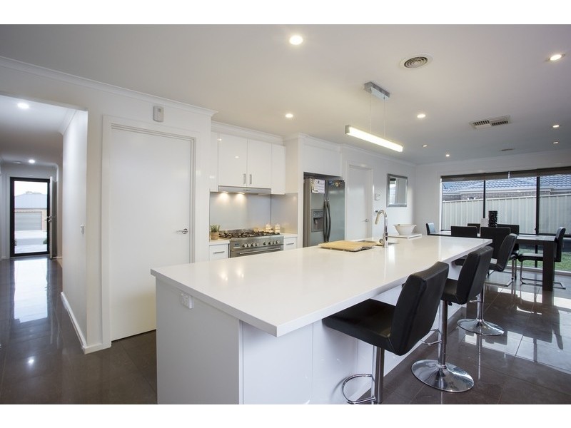 76 Bassett Drive, Strathfieldsaye VIC 3551