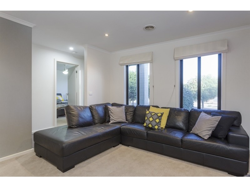 76 Bassett Drive, Strathfieldsaye VIC 3551