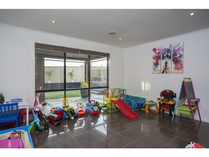 76 Bassett Drive, Strathfieldsaye VIC 3551