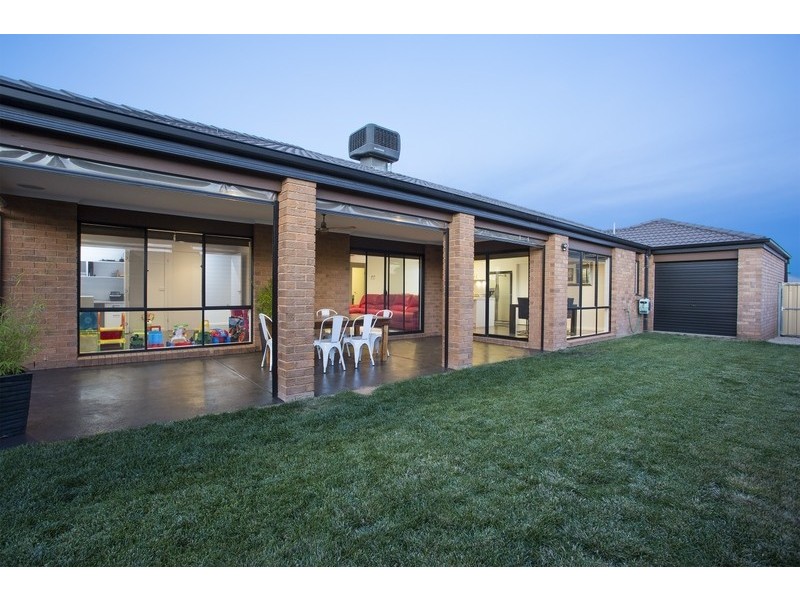 76 Bassett Drive, Strathfieldsaye VIC 3551