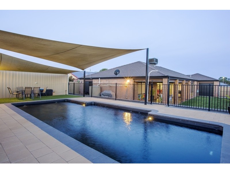 76 Bassett Drive, Strathfieldsaye VIC 3551
