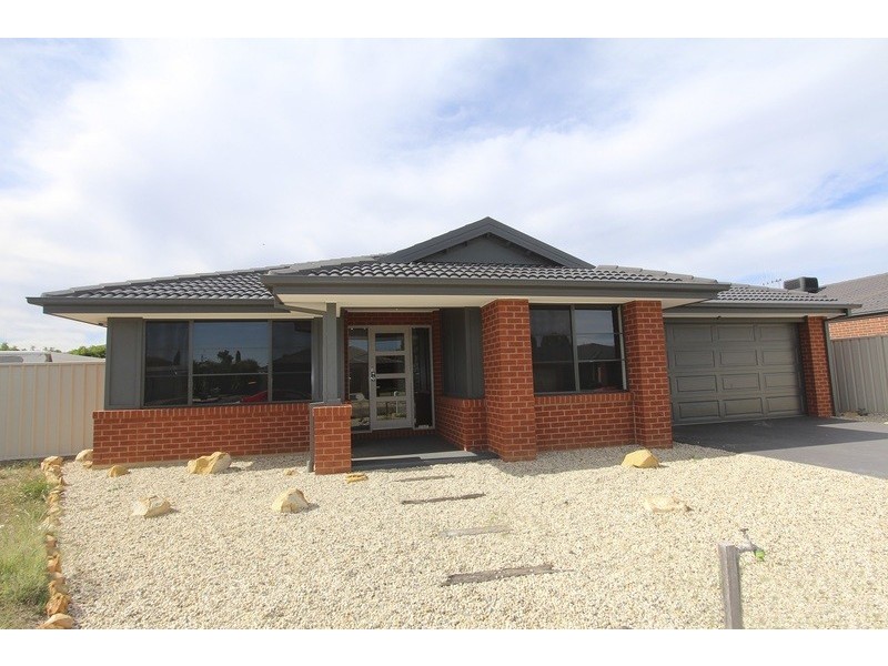 12 Dowker Street, Epsom VIC 3551