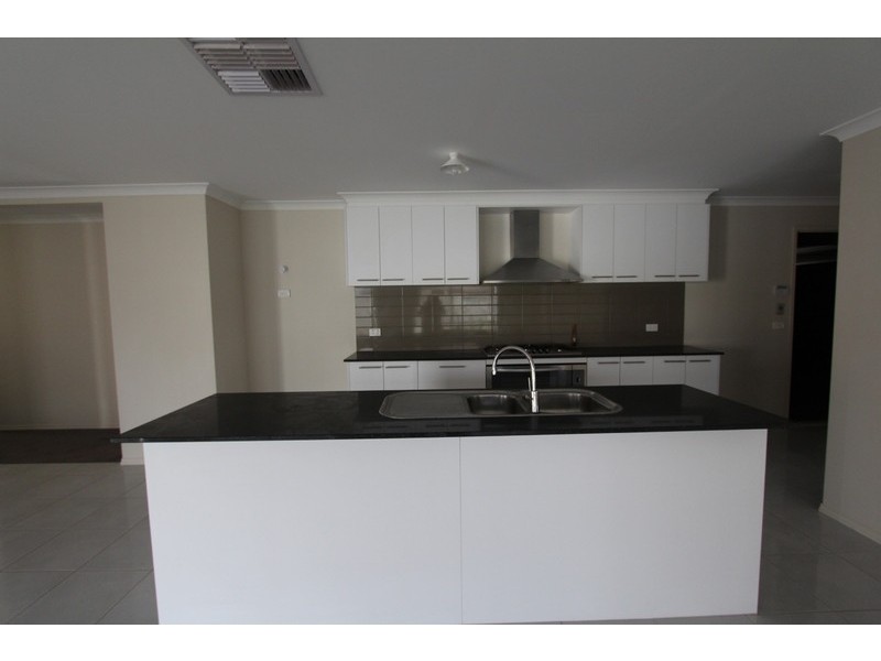 12 Dowker Street, Epsom VIC 3551