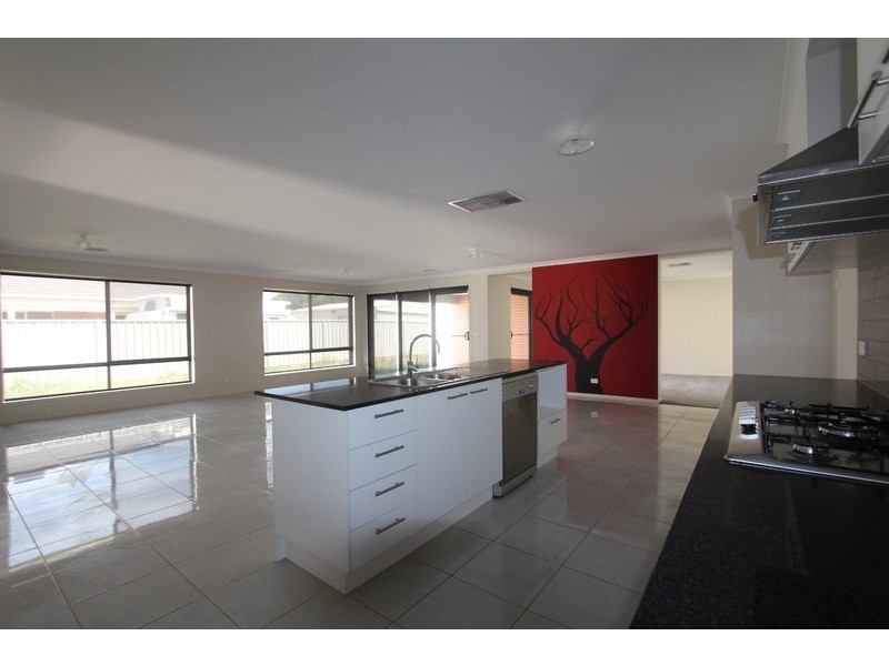 12 Dowker Street, Epsom VIC 3551