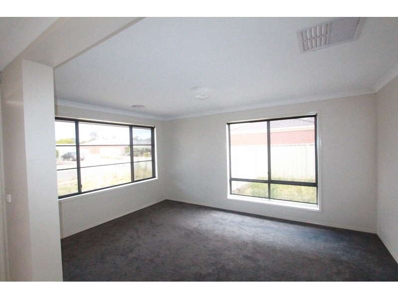 12 Dowker Street, Epsom VIC 3551