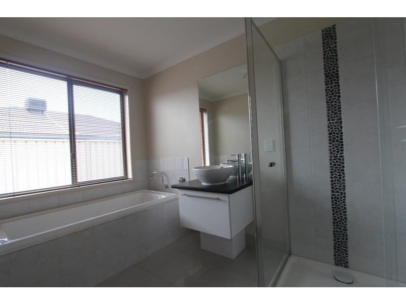 12 Dowker Street, Epsom VIC 3551