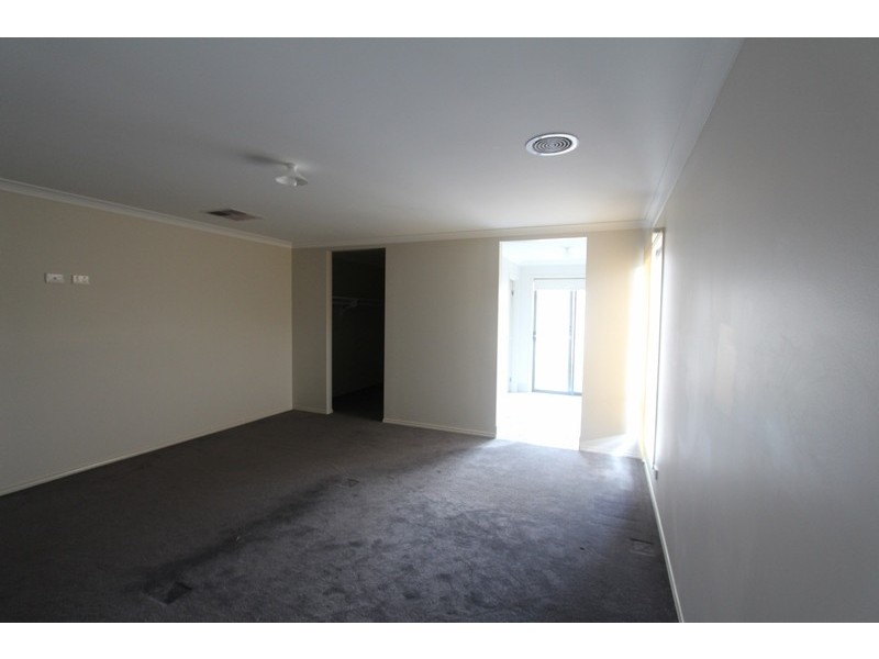 12 Dowker Street, Epsom VIC 3551