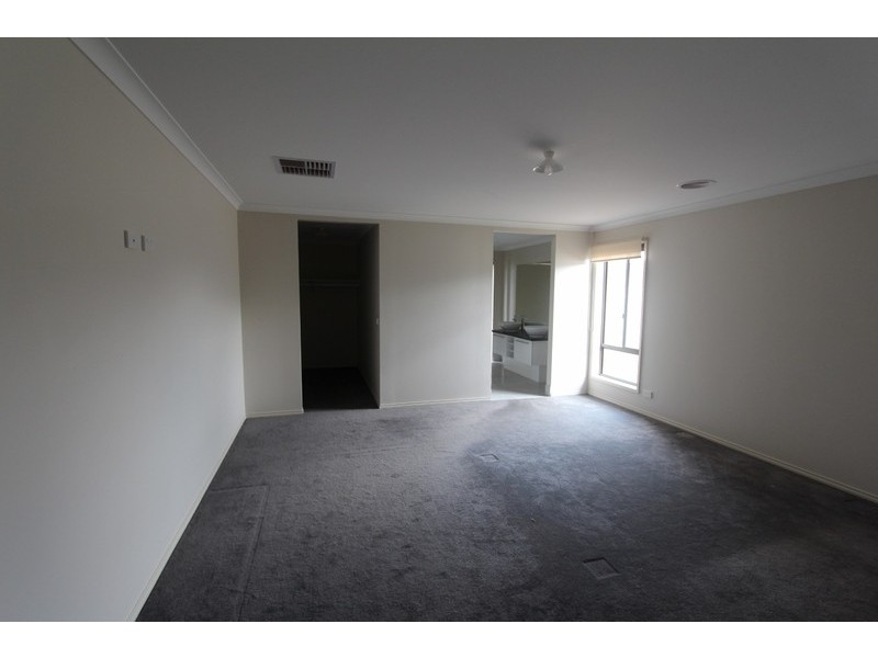 12 Dowker Street, Epsom VIC 3551