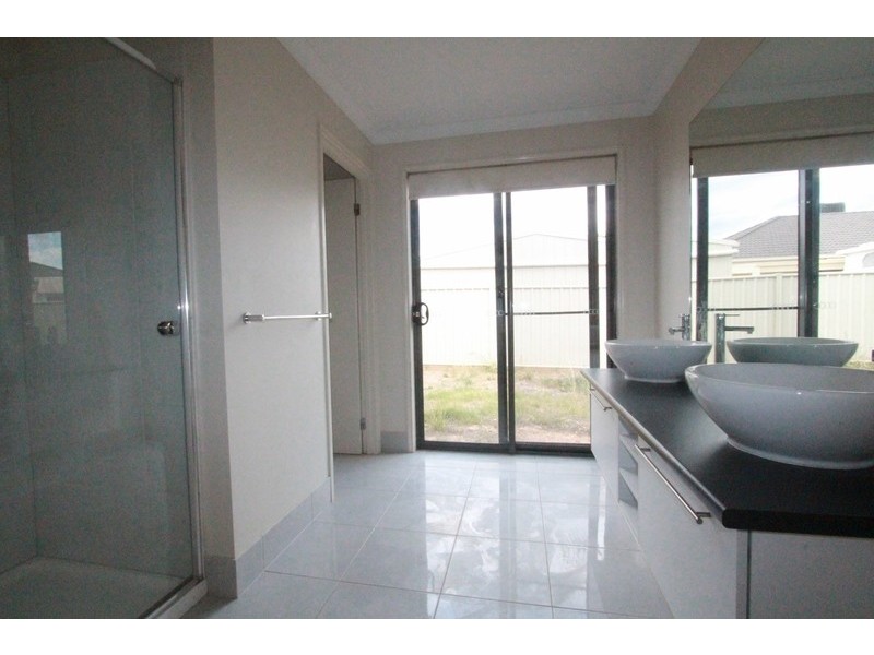 12 Dowker Street, Epsom VIC 3551