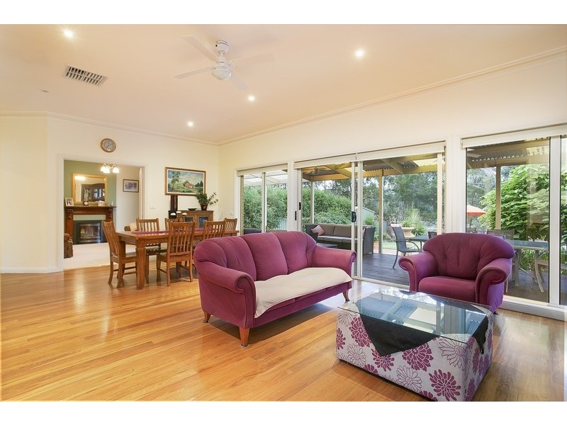 1 Sebastian Court, Spring Gully VIC 3550