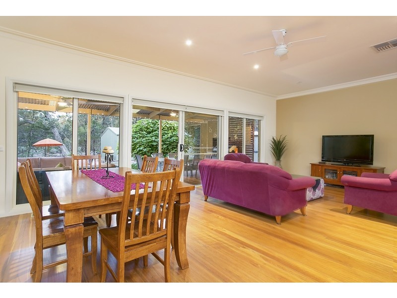 1 Sebastian Court, Spring Gully VIC 3550