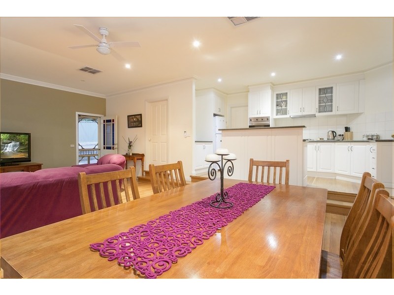 1 Sebastian Court, Spring Gully VIC 3550