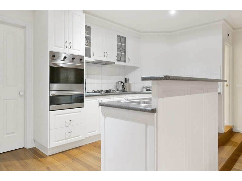 1 Sebastian Court, Spring Gully VIC 3550