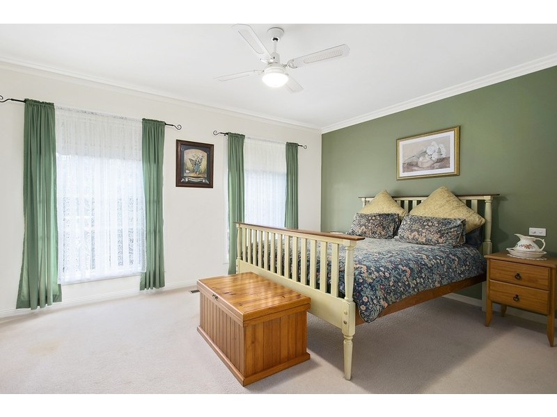 1 Sebastian Court, Spring Gully VIC 3550