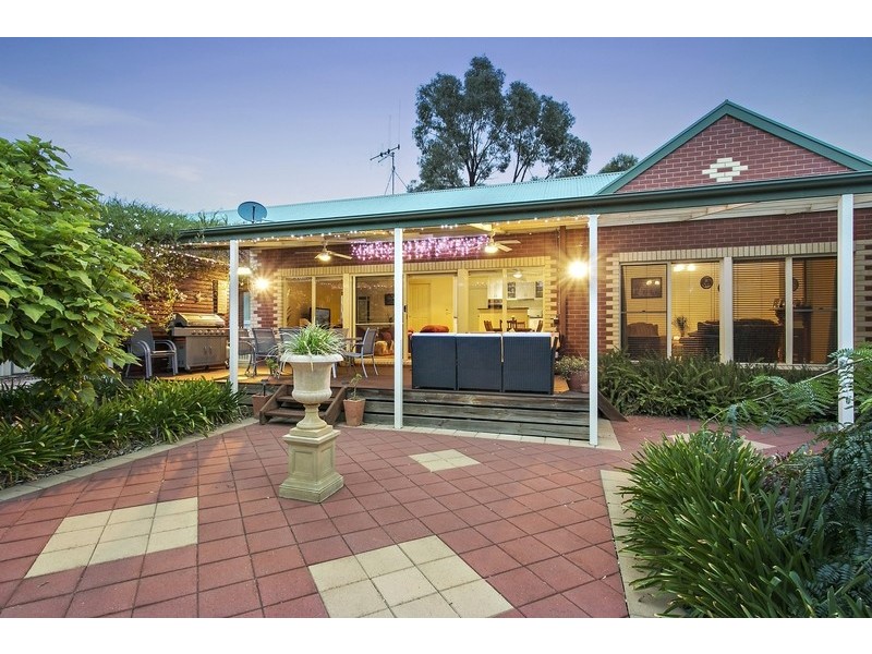 1 Sebastian Court, Spring Gully VIC 3550