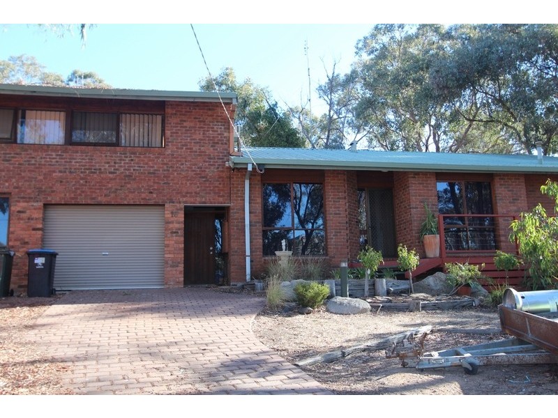 16 Sharon Street, Strathdale VIC 3550