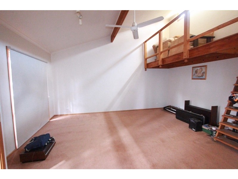 16 Sharon Street, Strathdale VIC 3550