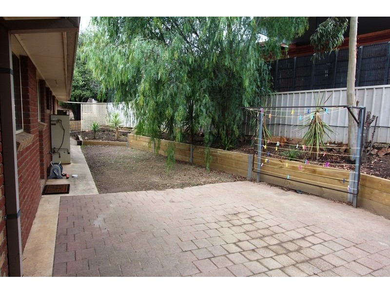 1/76 Sternberg Street, Kennington VIC 3550