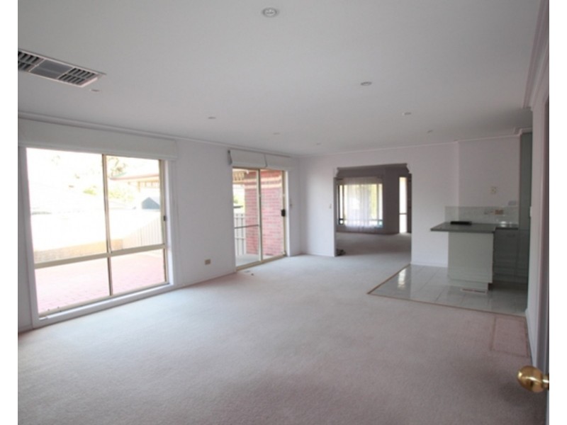 22 Derby Grove, Flora Hill VIC 3550