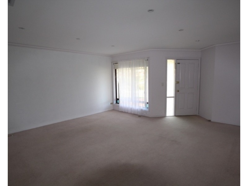 22 Derby Grove, Flora Hill VIC 3550