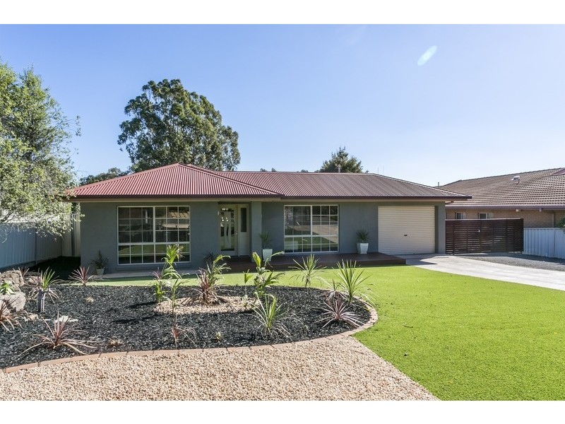 12 Bourke Drive, Strathdale VIC 3550