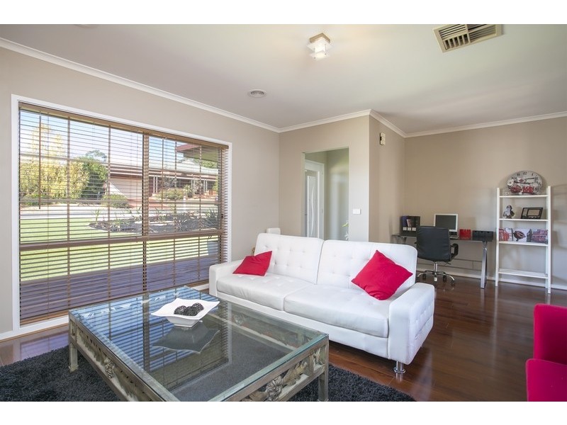 12 Bourke Drive, Strathdale VIC 3550
