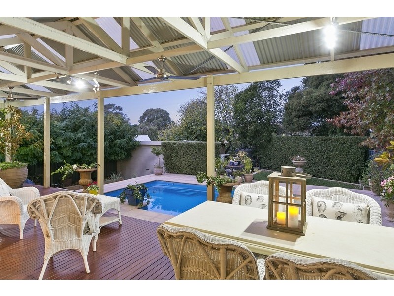 71 Miller Street, Quarry Hill VIC 3550